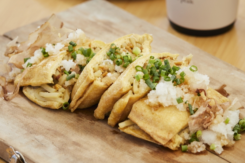 栃尾揚げのもちもちうどん挟み焼き