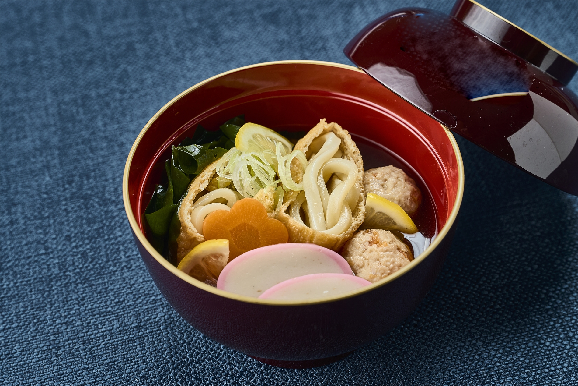 稲荷に包まれうどん～～手作り団子を添えて～（広島県立沼南高等学校 うどん図で～す。さんの作品）