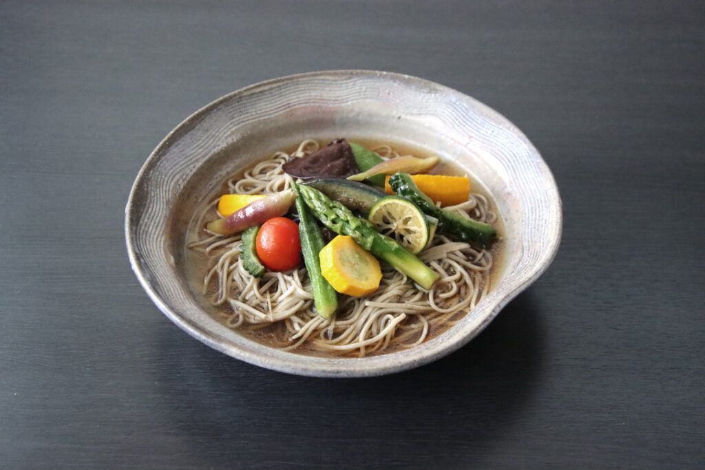 夏野菜の揚げ浸し　冷やしぶっかけ蕎麦